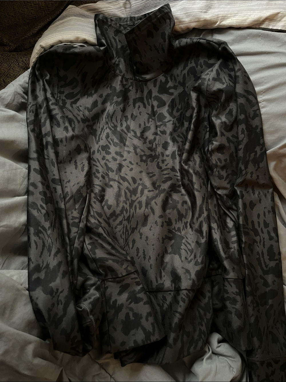 CALIA Turtleneck- Athleticwear- Black/Gray animal print